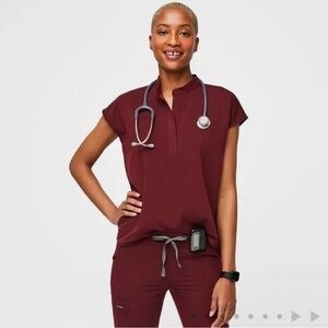 FIGS Rafaela Scrub Top – Burgundy, XXS – Mandarin Collar | Excellent Condition